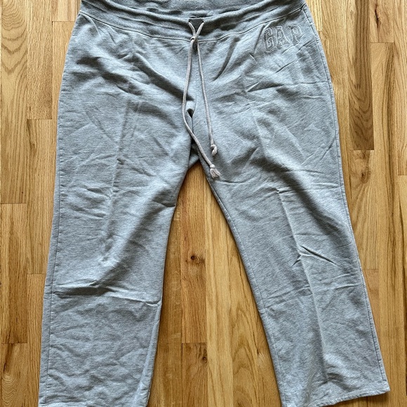 GAP Sweatpants - Picture 1 of 1